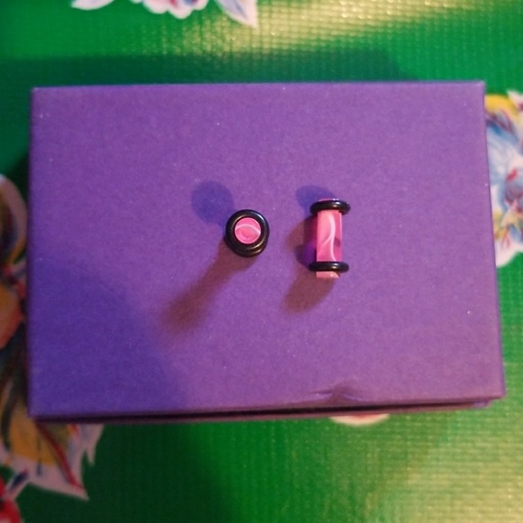 Pink & White 6g Acrylic Plugs - Picture 1 of 3